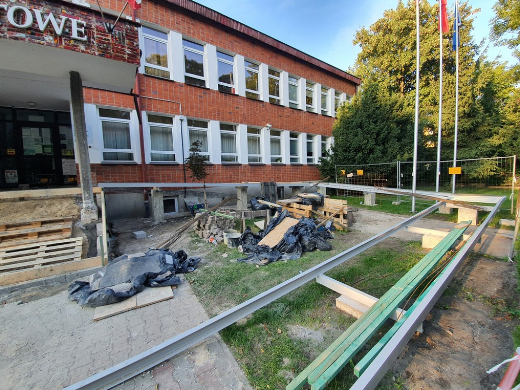 Remont wejścia do hrubieszowskiego starostwa - ZDJĘCIA