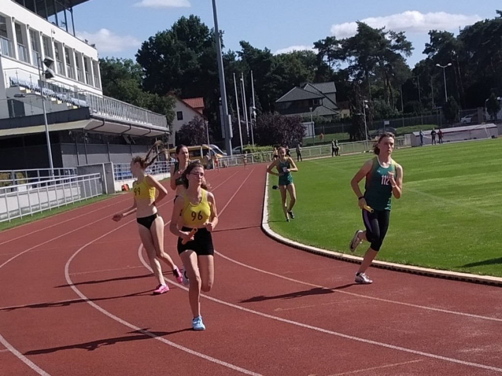 Osiem medali w Mistrzostwach Województwa Młodzików w lekkiej atletyce - ZDJĘCIA