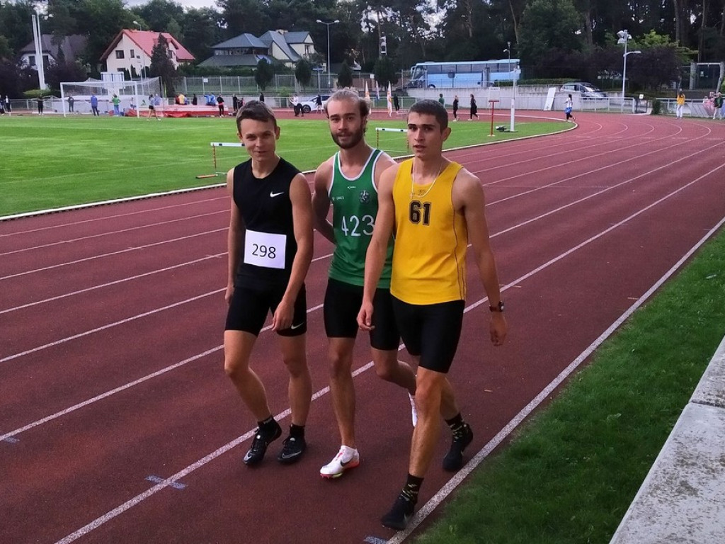 Osiem medali w Mistrzostwach Województwa Młodzików w lekkiej atletyce - ZDJĘCIA
