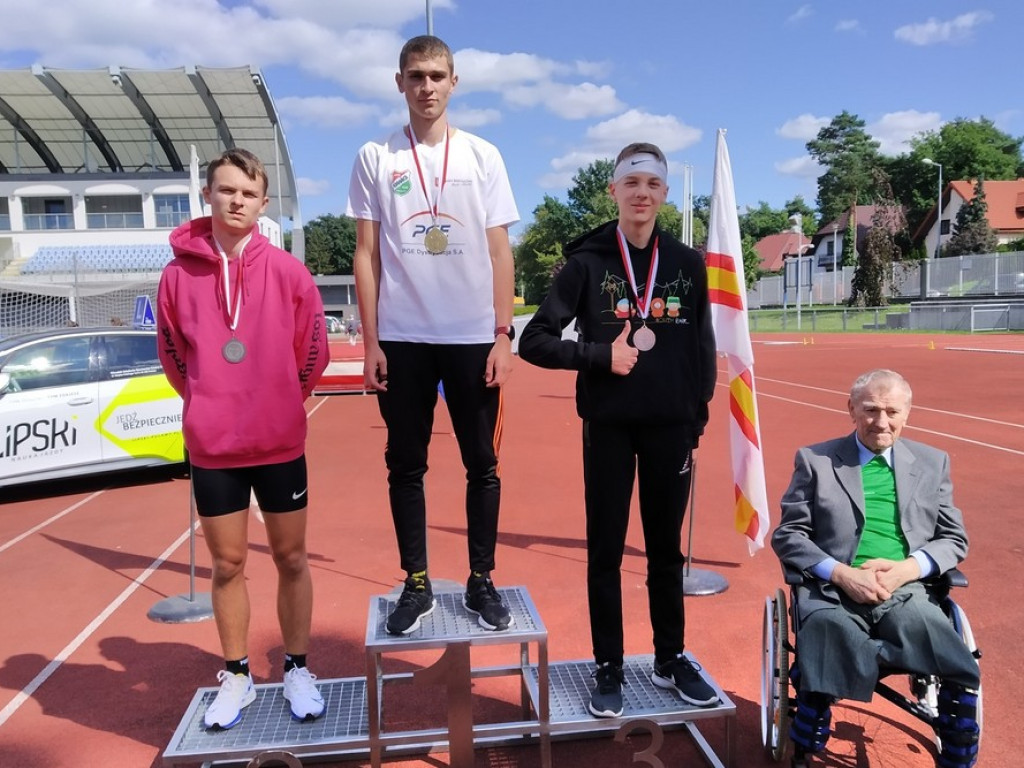 Osiem medali w Mistrzostwach Województwa Młodzików w lekkiej atletyce - ZDJĘCIA