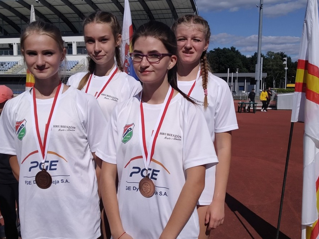 Osiem medali w Mistrzostwach Województwa Młodzików w lekkiej atletyce - ZDJĘCIA
