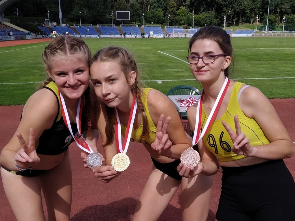 Osiem medali w Mistrzostwach Województwa Młodzików w lekkiej atletyce - ZDJĘCIA