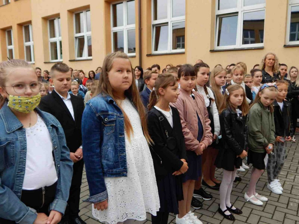 Rozpoczęcie roku szkolnego w hrubieszowskiej Jedynce - ZDJĘCIA
