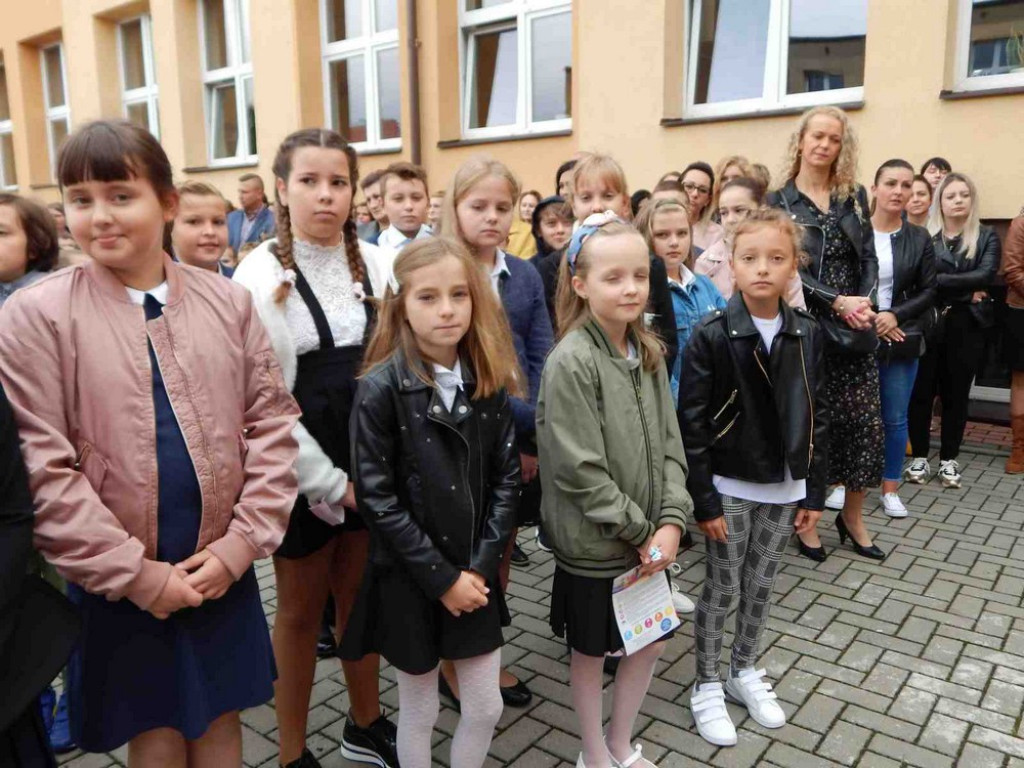Rozpoczęcie roku szkolnego w hrubieszowskiej Jedynce - ZDJĘCIA