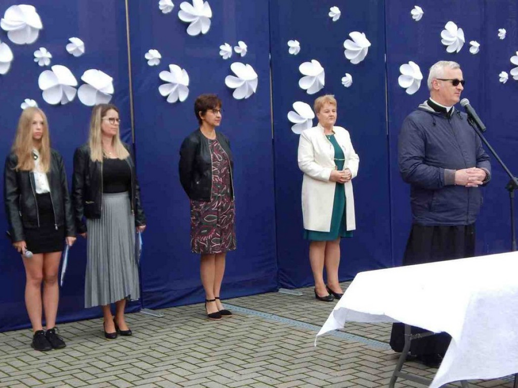 Rozpoczęcie roku szkolnego w hrubieszowskiej Jedynce - ZDJĘCIA