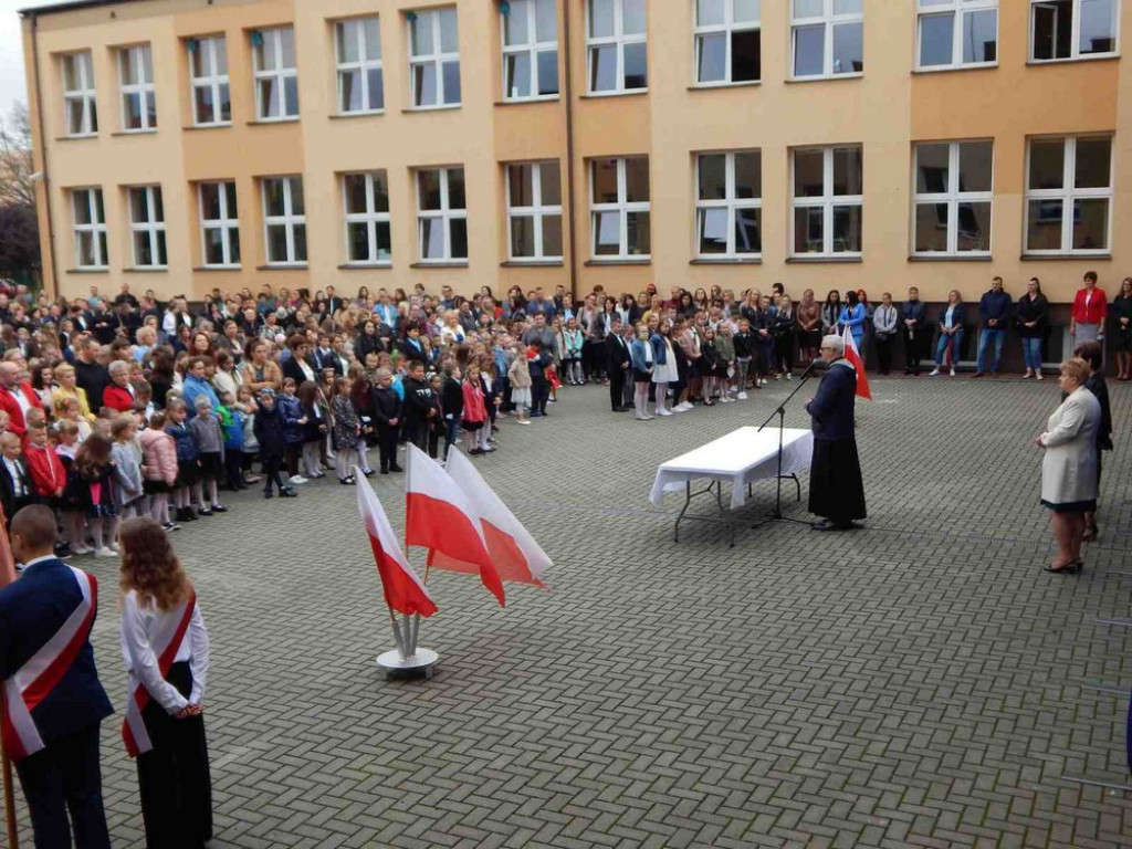 Rozpoczęcie roku szkolnego w hrubieszowskiej Jedynce - ZDJĘCIA
