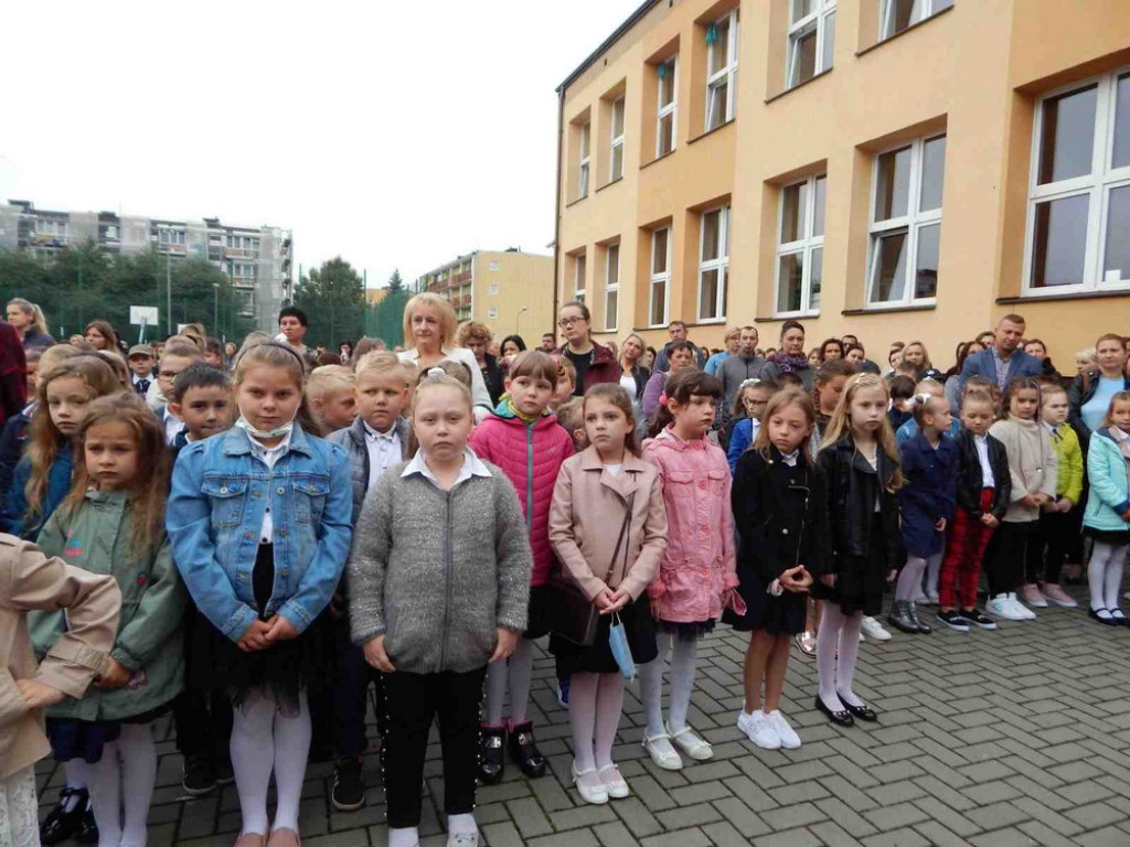 Rozpoczęcie roku szkolnego w hrubieszowskiej Jedynce - ZDJĘCIA