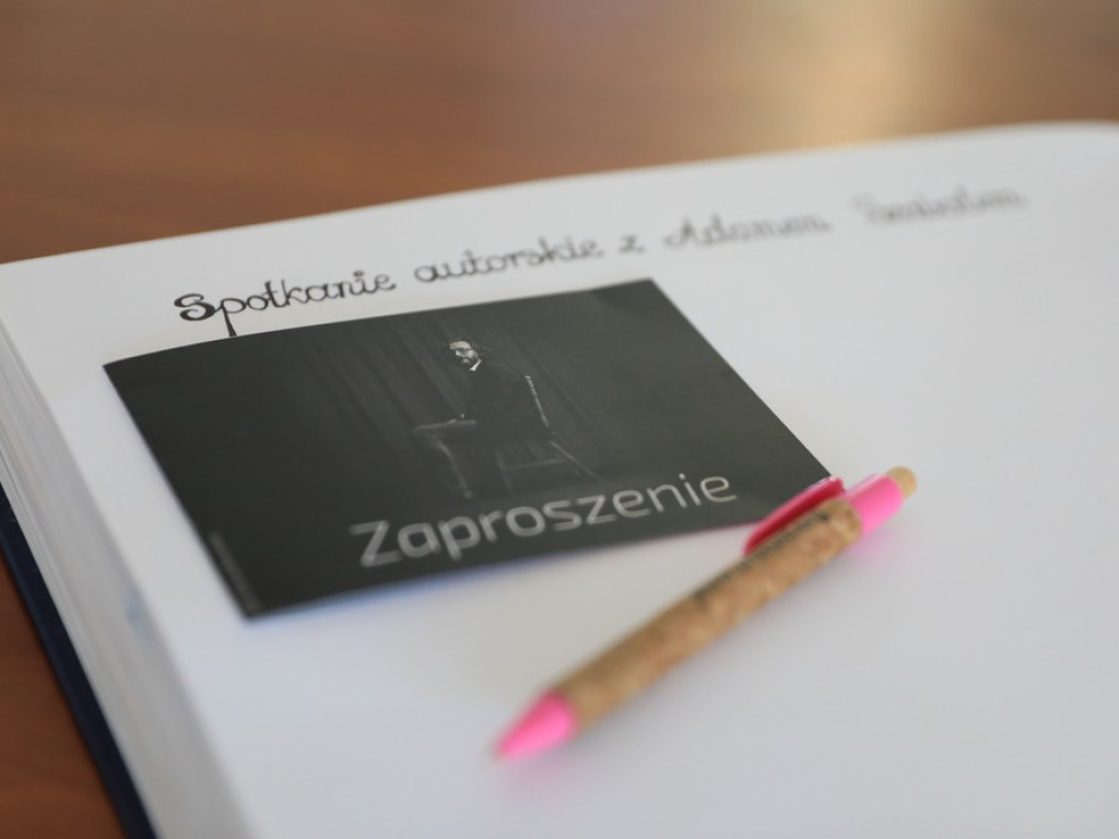 Hrubieszów: Spotkanie autorskie z Adamem Szabatem - ZDJĘCIA