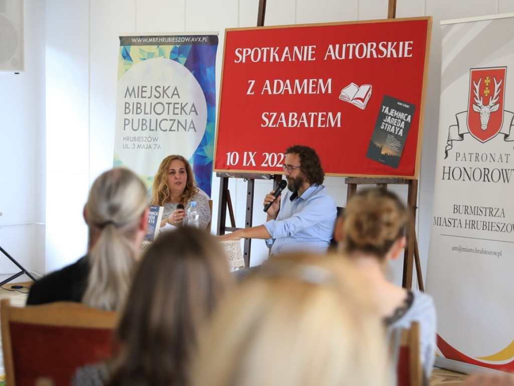 Hrubieszów: Spotkanie autorskie z Adamem Szabatem - ZDJĘCIA