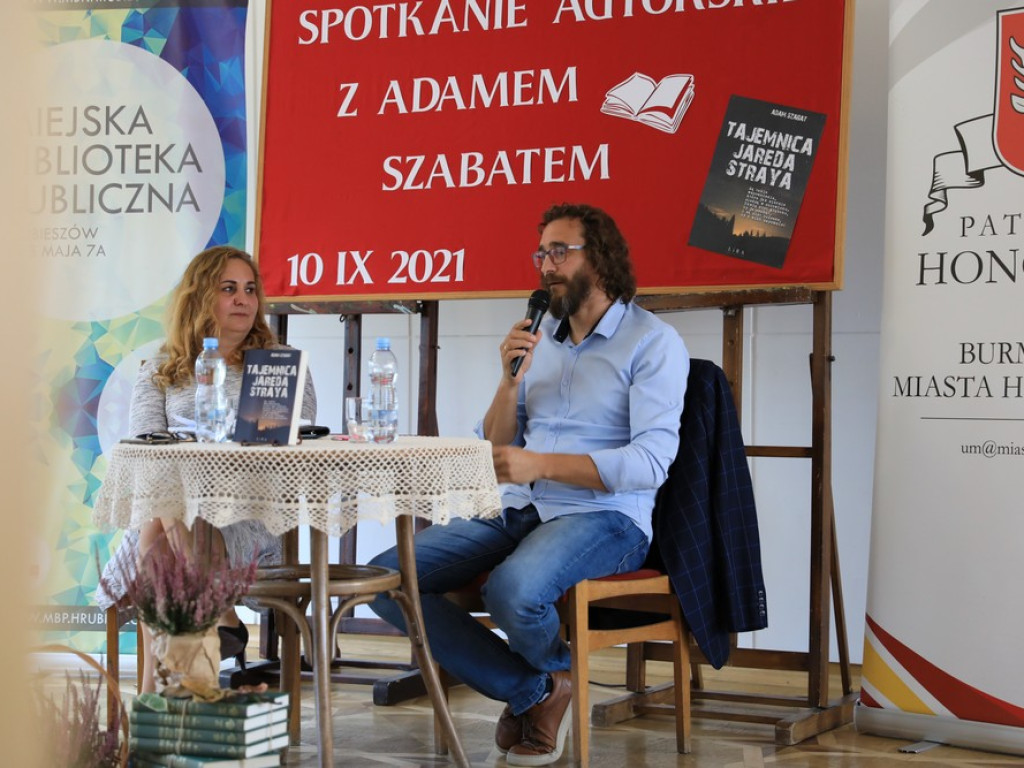 Hrubieszów: Spotkanie autorskie z Adamem Szabatem - ZDJĘCIA