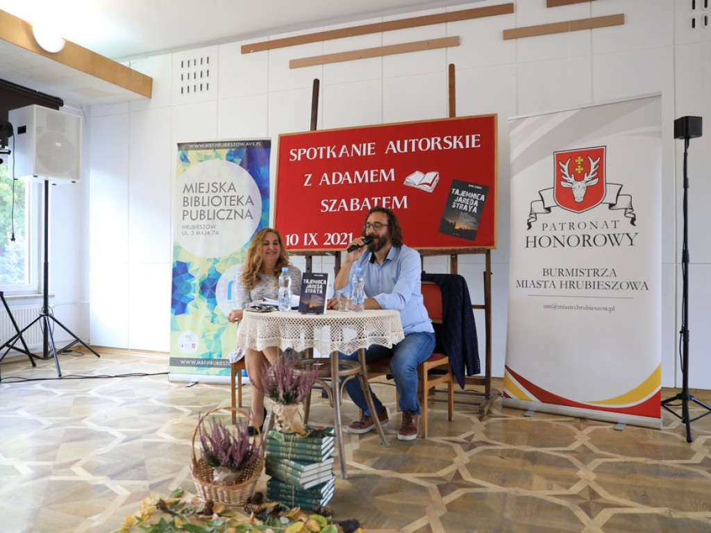 Hrubieszów: Spotkanie autorskie z Adamem Szabatem - ZDJĘCIA