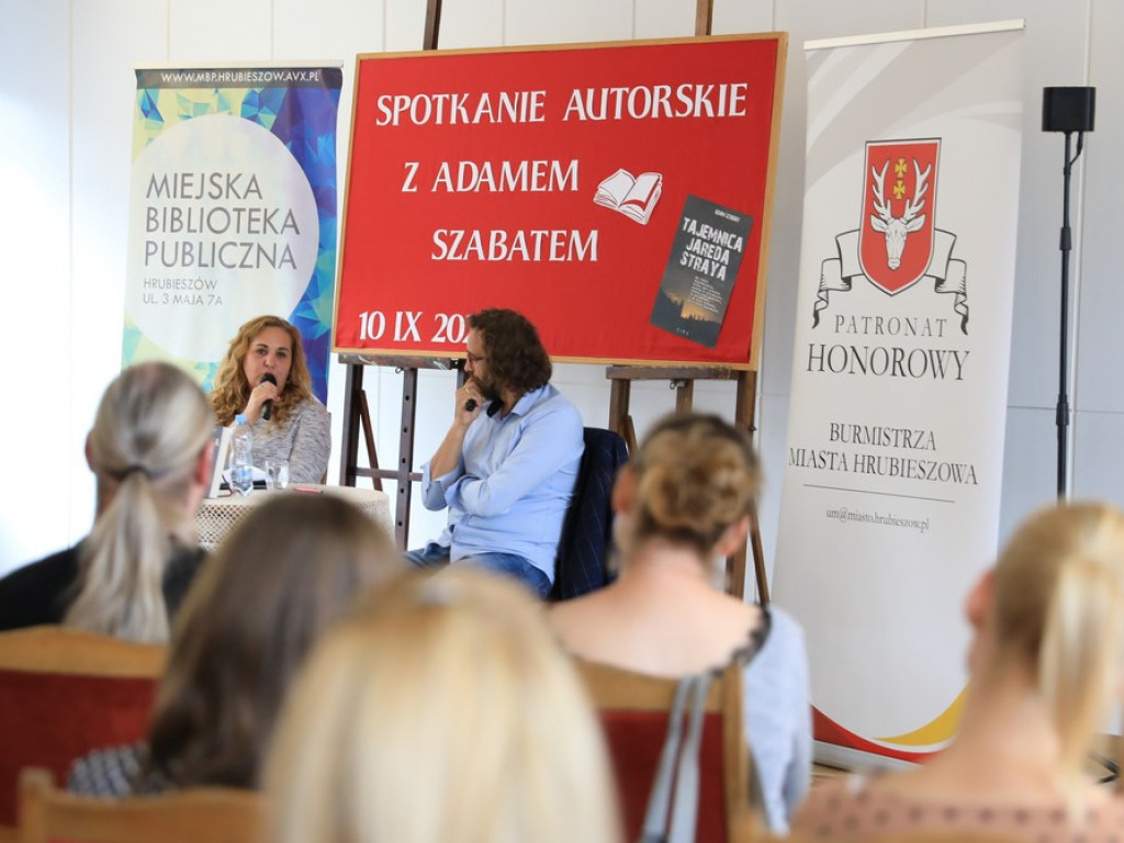 Hrubieszów: Spotkanie autorskie z Adamem Szabatem - ZDJĘCIA