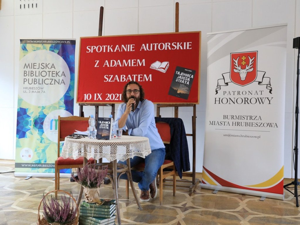 Hrubieszów: Spotkanie autorskie z Adamem Szabatem - ZDJĘCIA