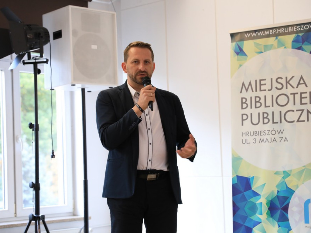 Hrubieszów: Spotkanie autorskie z Adamem Szabatem - ZDJĘCIA