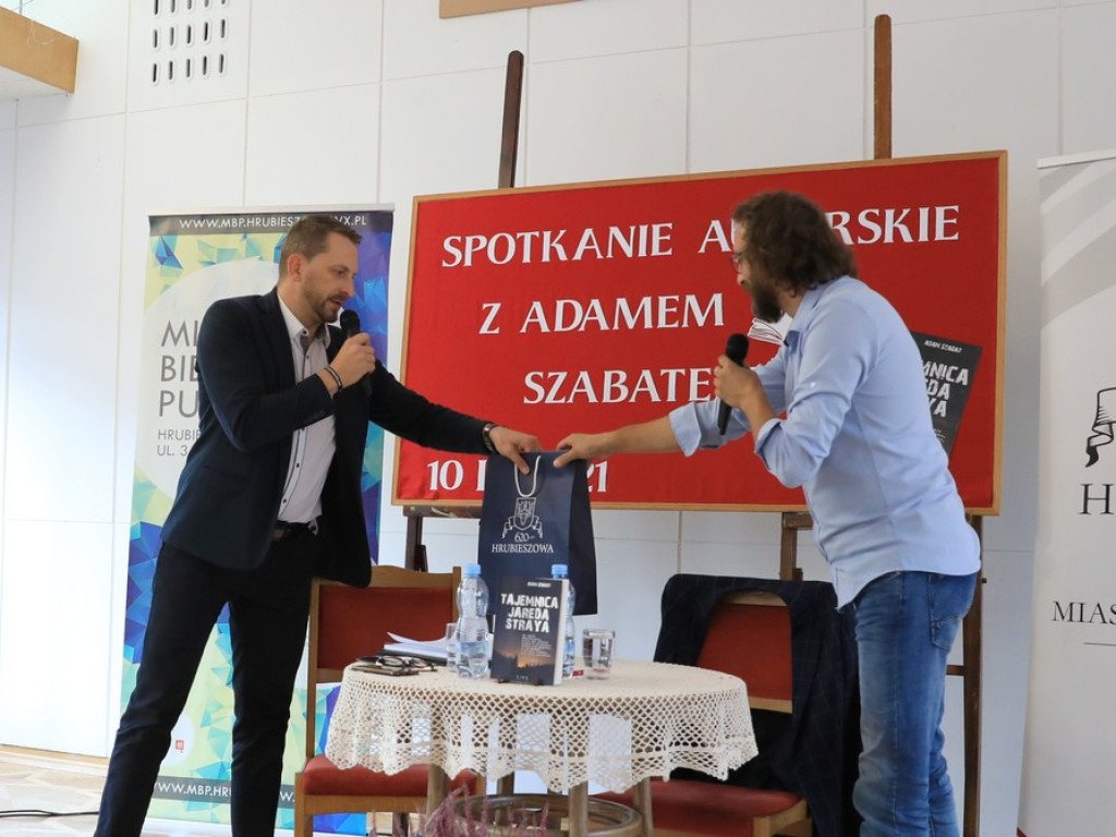 Hrubieszów: Spotkanie autorskie z Adamem Szabatem - ZDJĘCIA