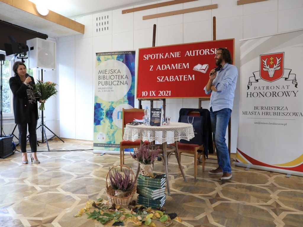 Hrubieszów: Spotkanie autorskie z Adamem Szabatem - ZDJĘCIA