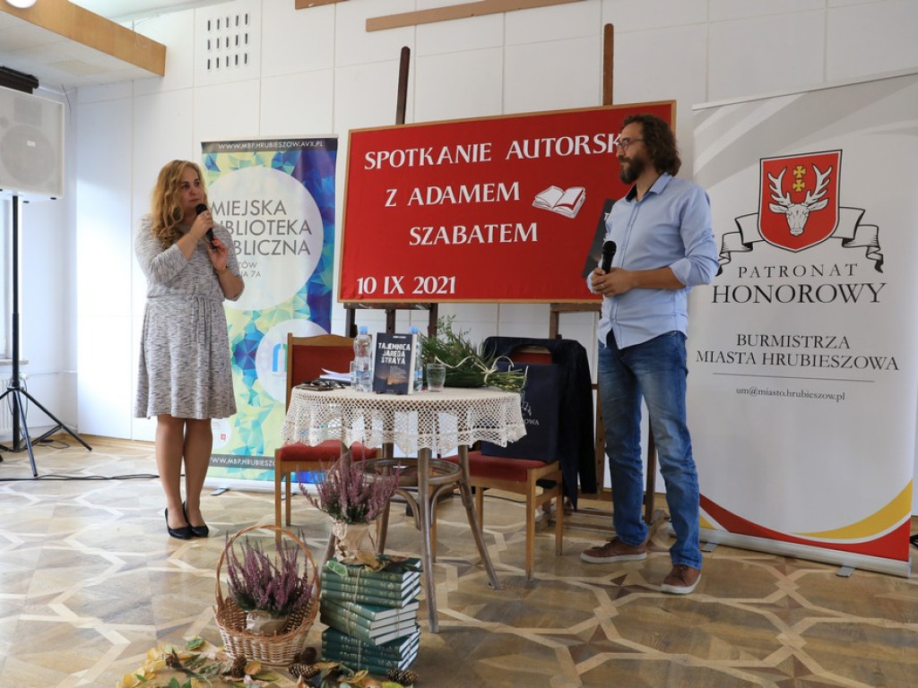 Hrubieszów: Spotkanie autorskie z Adamem Szabatem - ZDJĘCIA