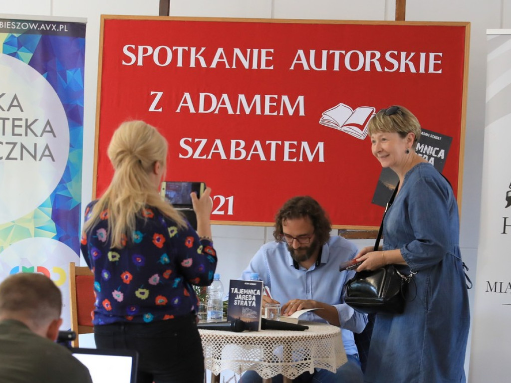 Hrubieszów: Spotkanie autorskie z Adamem Szabatem - ZDJĘCIA
