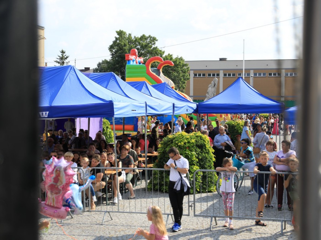Hrubieszów: Wspomnienie lata - festyn na Rynku - ZDJĘCIA