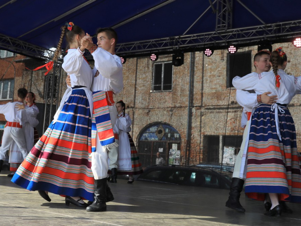 Hrubieszów: Wspomnienie lata - festyn na Rynku - ZDJĘCIA