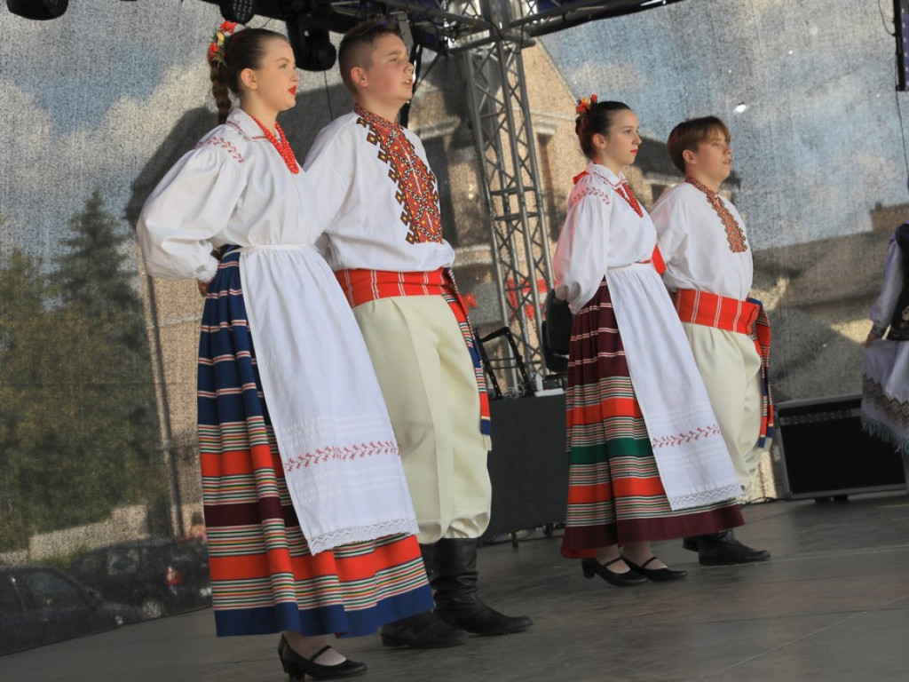 Hrubieszów: Wspomnienie lata - festyn na Rynku - ZDJĘCIA