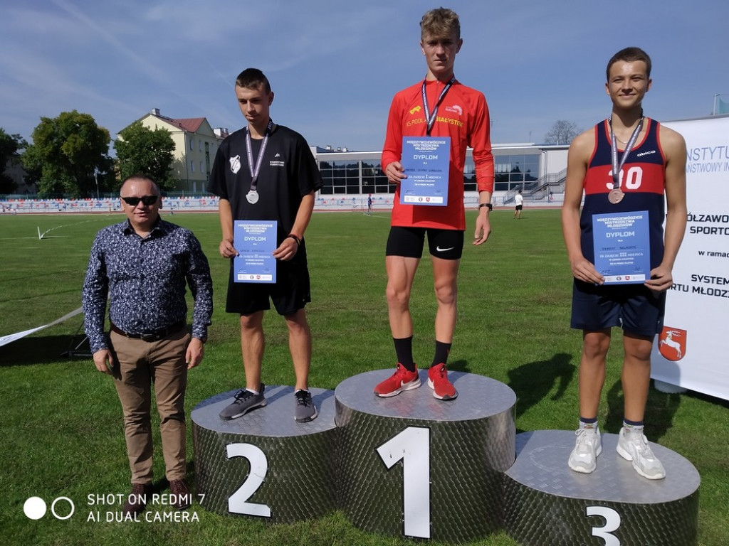 4 medale w lekkoatletycznych Międzywojewódzkich Mistrzostwach Młodzików - ZDJĘCIA