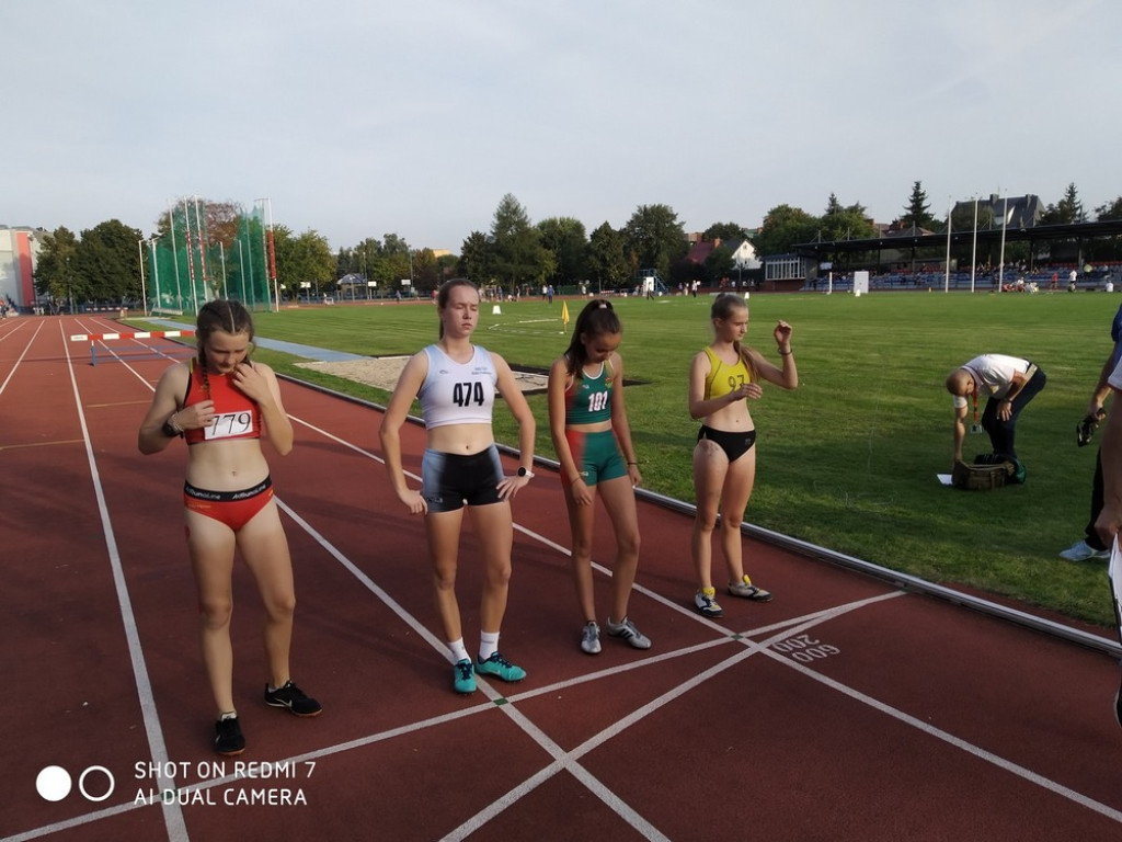 4 medale w lekkoatletycznych Międzywojewódzkich Mistrzostwach Młodzików - ZDJĘCIA