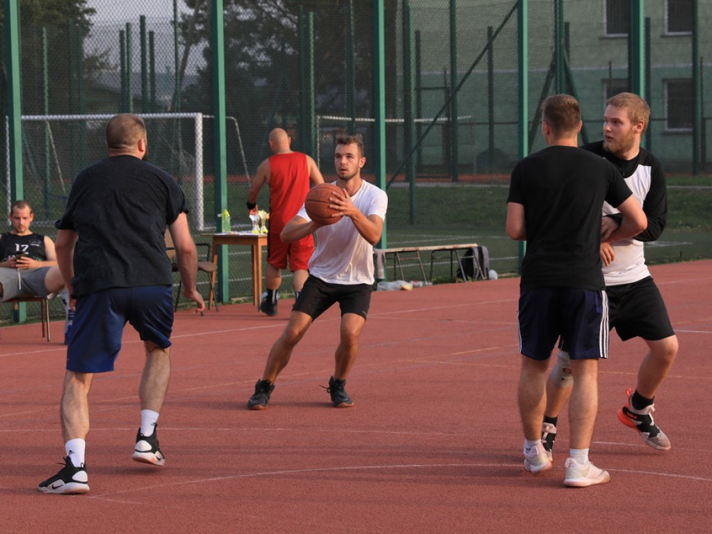Zajazd orlikowym mistrzem streetballa 3x3 - ZDJĘCIA