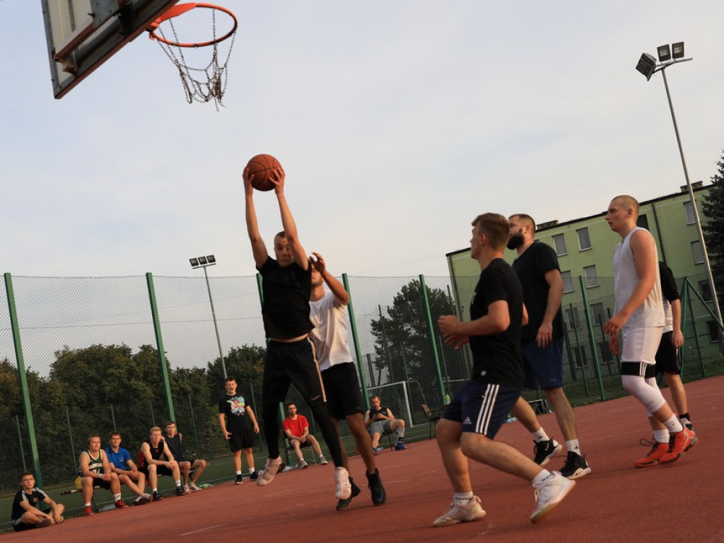 Zajazd orlikowym mistrzem streetballa 3x3 - ZDJĘCIA