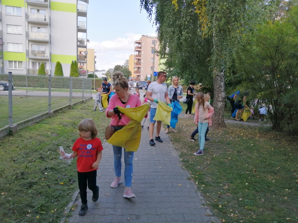 Sprzątanie Świata w Przedszkolu nr 5 - ZDJĘCIA