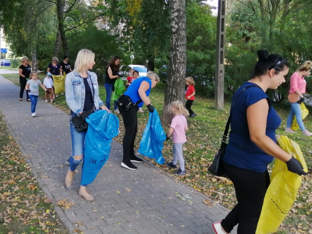 Sprzątanie Świata w Przedszkolu nr 5 - ZDJĘCIA