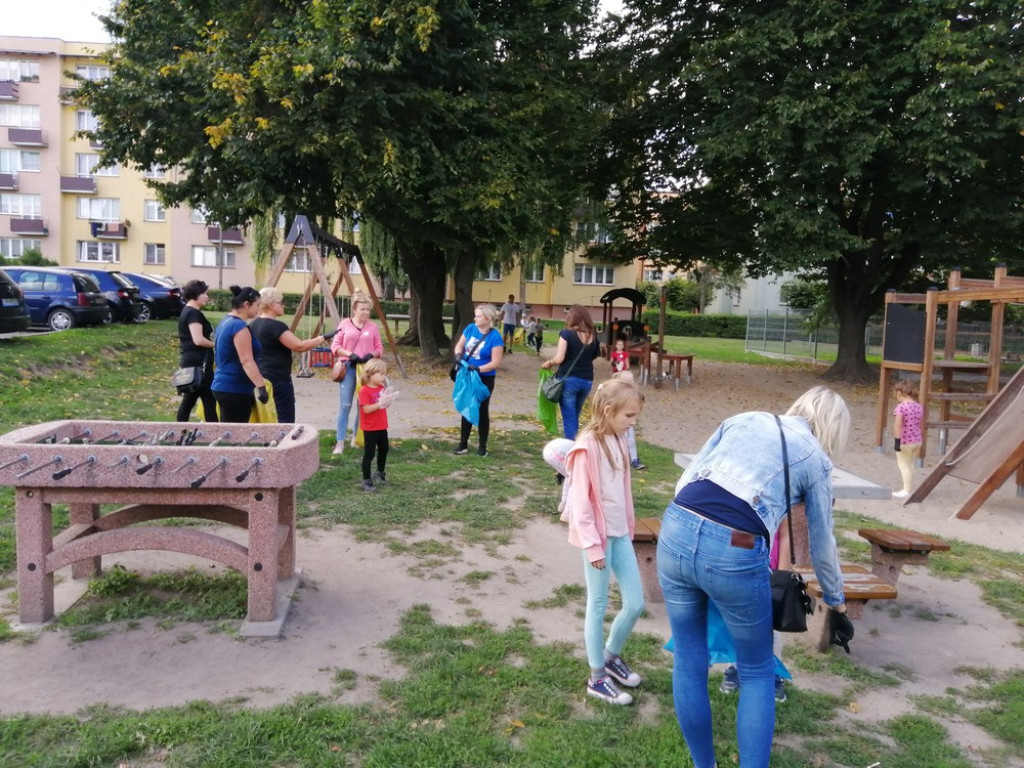 Sprzątanie Świata w Przedszkolu nr 5 - ZDJĘCIA