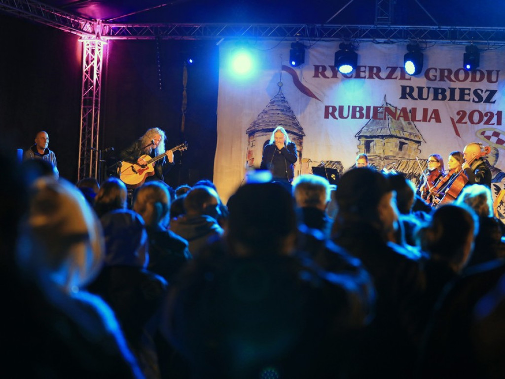 Hrubieszów: Koncert Marka Piekarczyka i Mariusza Telickiego - ZDJĘCIA