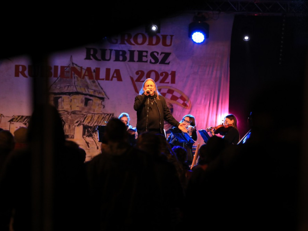 Hrubieszów: Koncert Marka Piekarczyka i Mariusza Telickiego - ZDJĘCIA