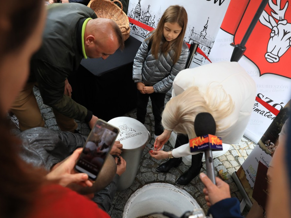 Hrubieszów ma hejnał! Wmurowano kapsułę czasu - ZDJĘCIA, WIDEO