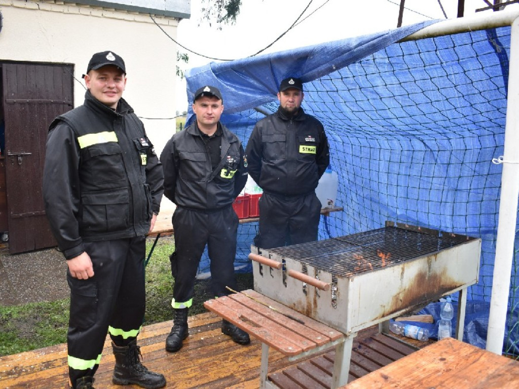 Charytatywny Turniej Piłki Siatkowej o puchar Wójta Gminy Hrubieszów. Zebrano prawie 28 tys. - ZDJĘCIA