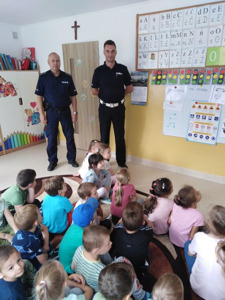 Hrubieszów: Policjanci z wizytą u przedszkolaków - ZDJĘCIA