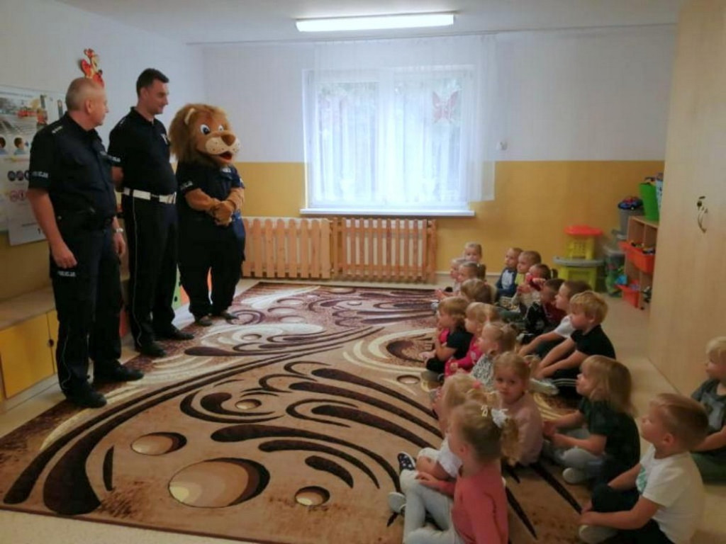 Hrubieszów: Policjanci z wizytą u przedszkolaków - ZDJĘCIA