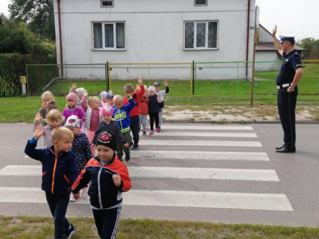 Hrubieszów: Policjanci z wizytą u przedszkolaków - ZDJĘCIA
