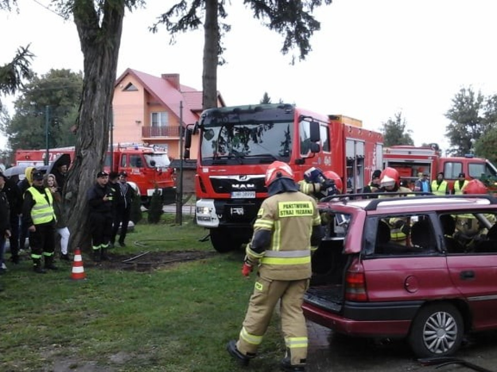 Pokazy Straży Pożarnej na charytatywnym pikniku w Czerniczynie - ZDJĘCIA