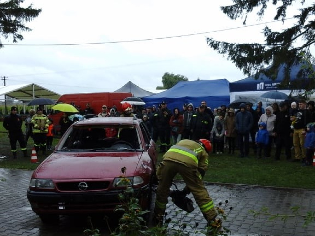 Pokazy Straży Pożarnej na charytatywnym pikniku w Czerniczynie - ZDJĘCIA