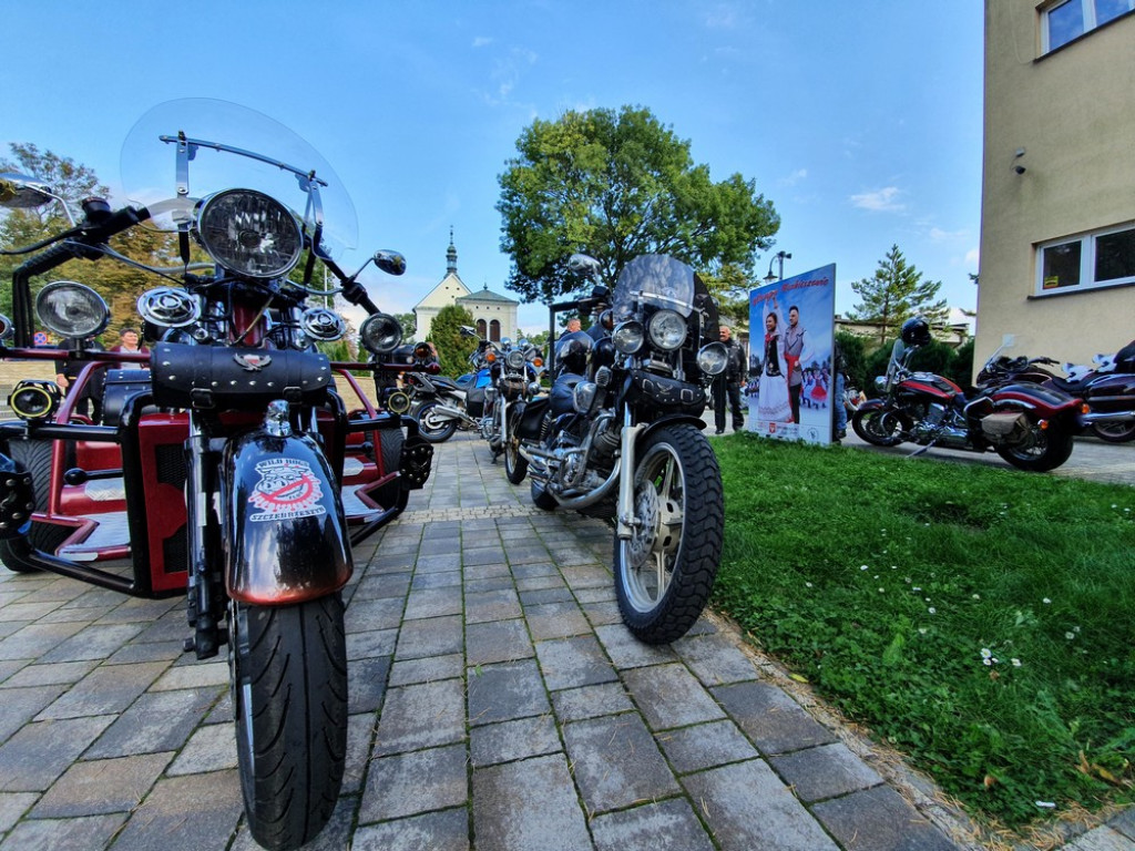 Hrubieszów: Trwa piknik SzczepimySię - ZDJĘCIA
