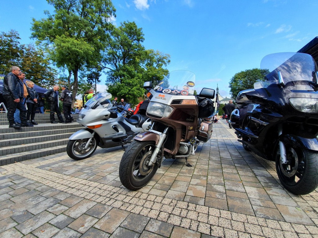Hrubieszów: Trwa piknik SzczepimySię - ZDJĘCIA