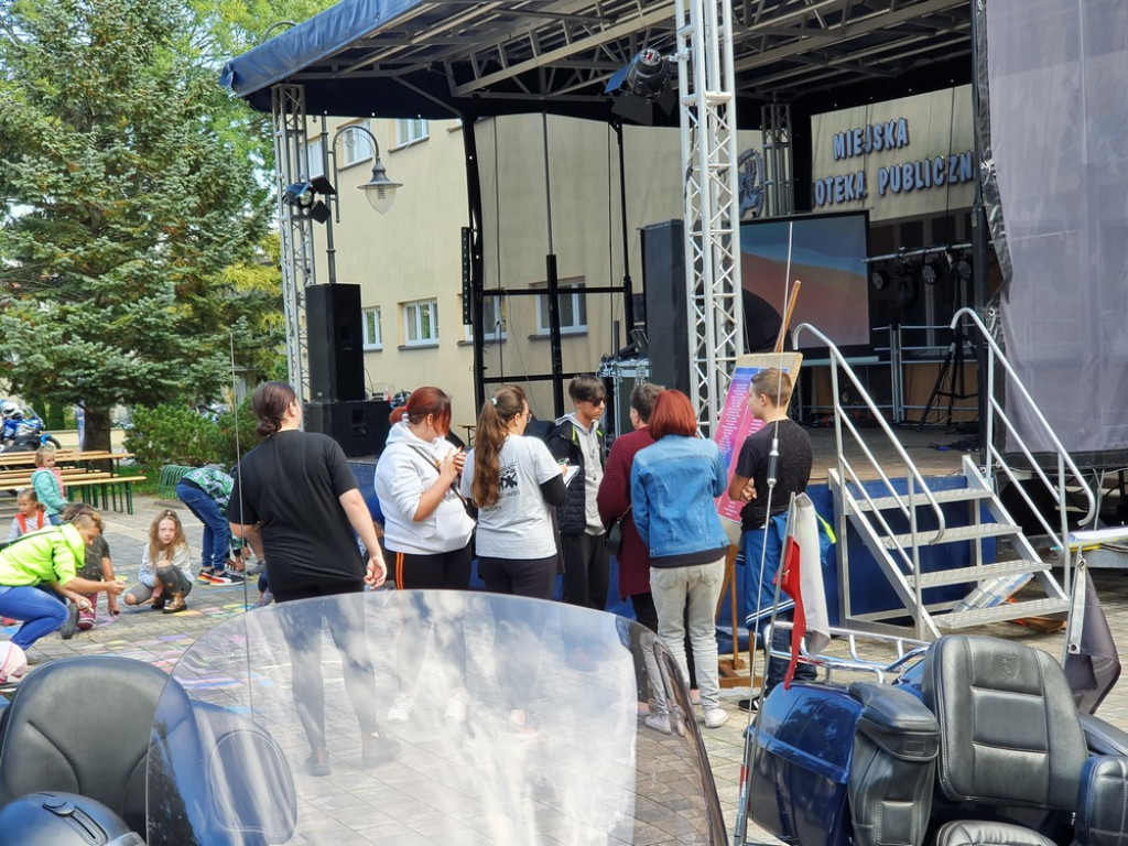 Hrubieszów: Trwa piknik SzczepimySię - ZDJĘCIA