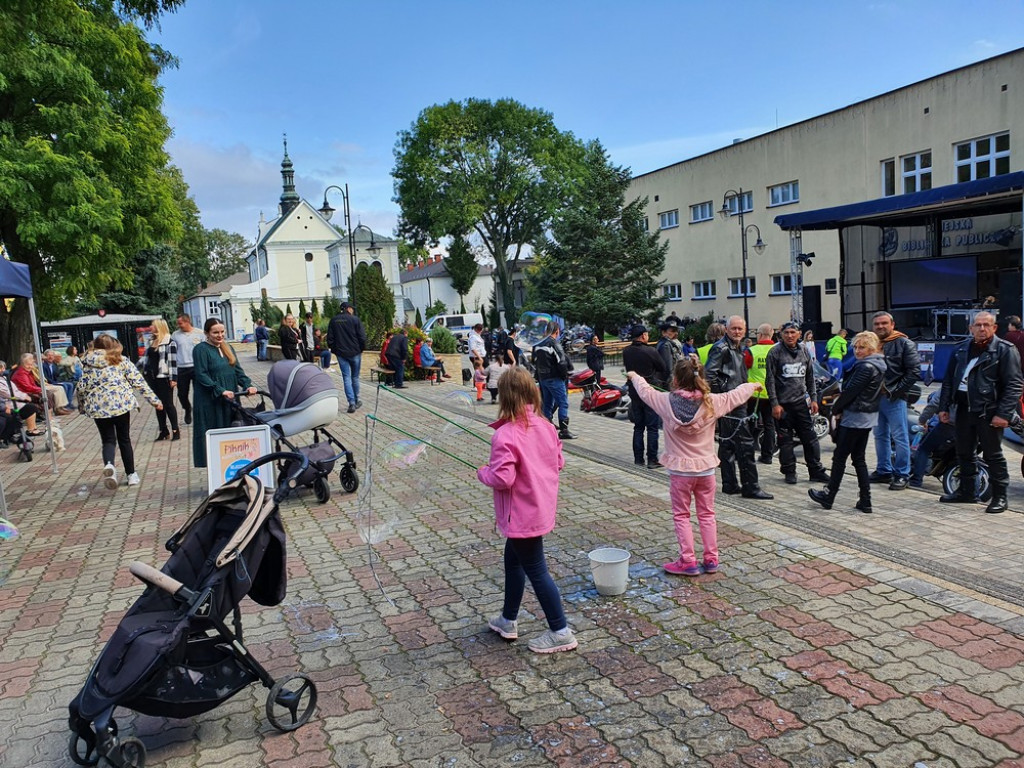 Hrubieszów: Trwa piknik SzczepimySię - ZDJĘCIA