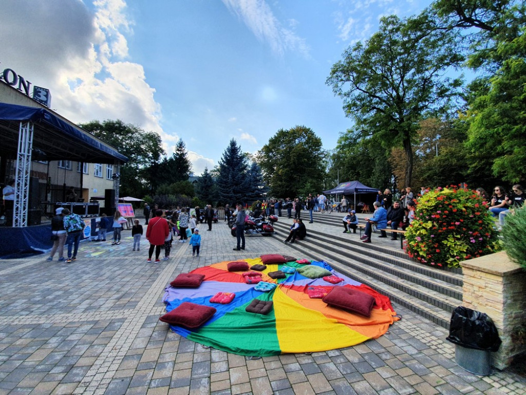 Hrubieszów: Trwa piknik SzczepimySię - ZDJĘCIA