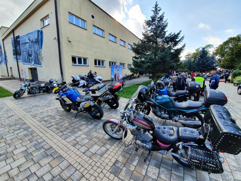 Hrubieszów: Trwa piknik SzczepimySię - ZDJĘCIA
