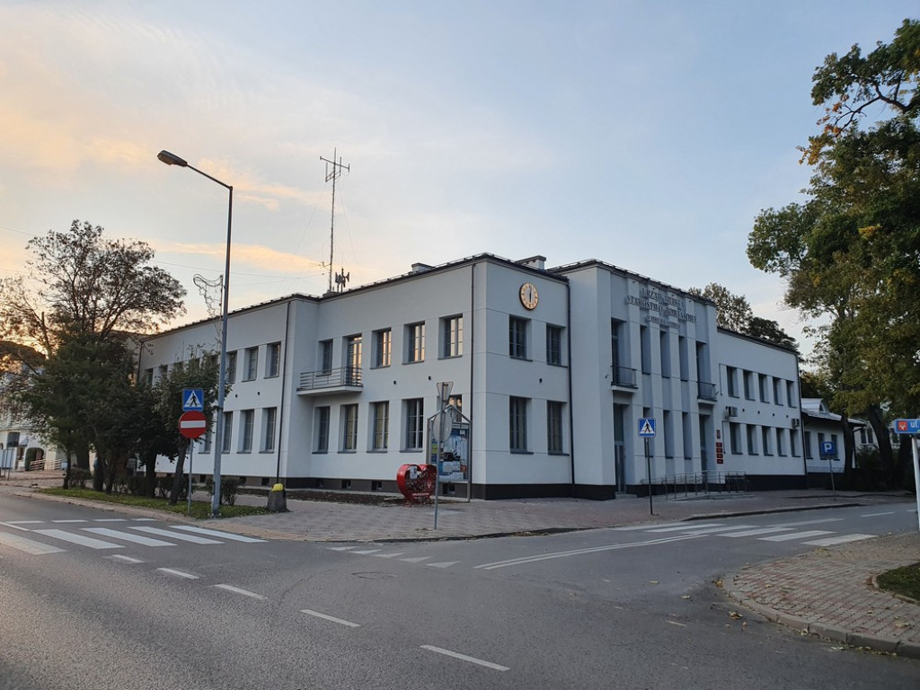 Hrubieszów: Budynek Urzędu Miasta po remoncie - ZDJĘCIA