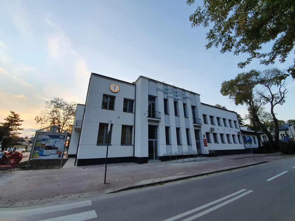 Hrubieszów: Budynek Urzędu Miasta po remoncie - ZDJĘCIA