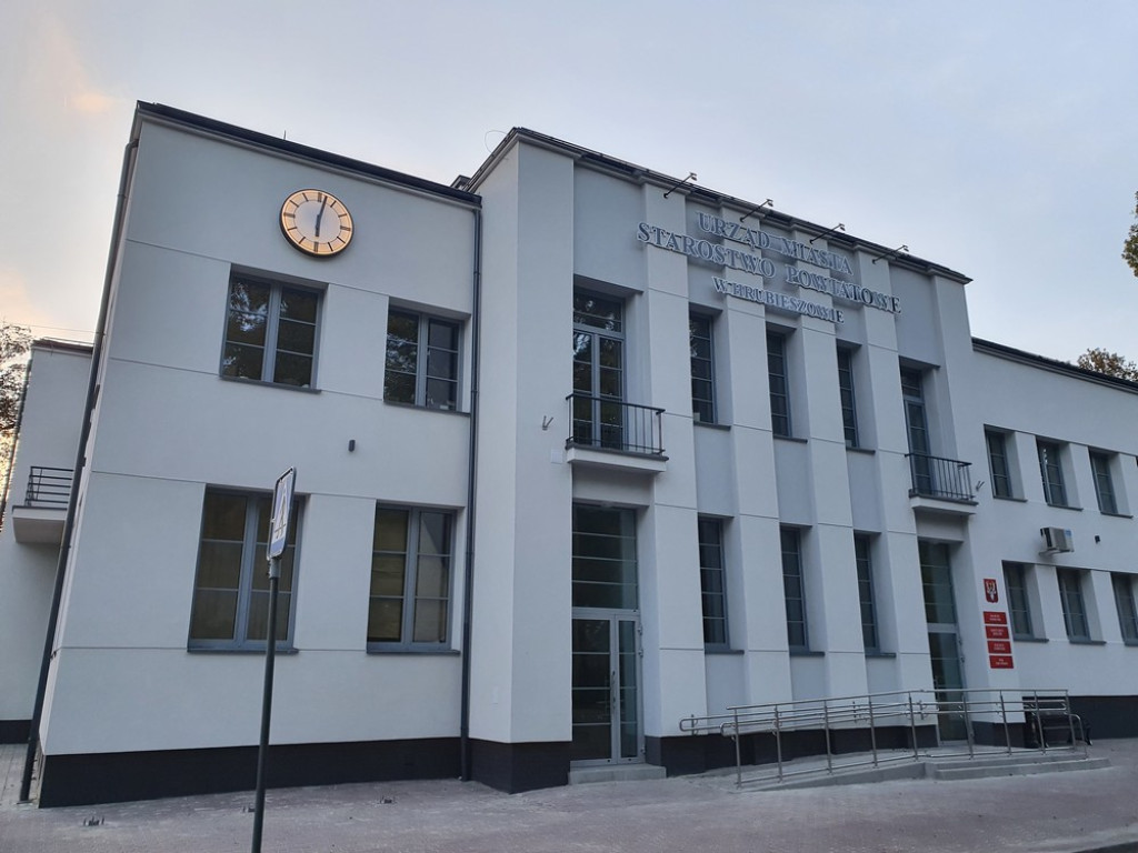 Hrubieszów: Budynek Urzędu Miasta po remoncie - ZDJĘCIA